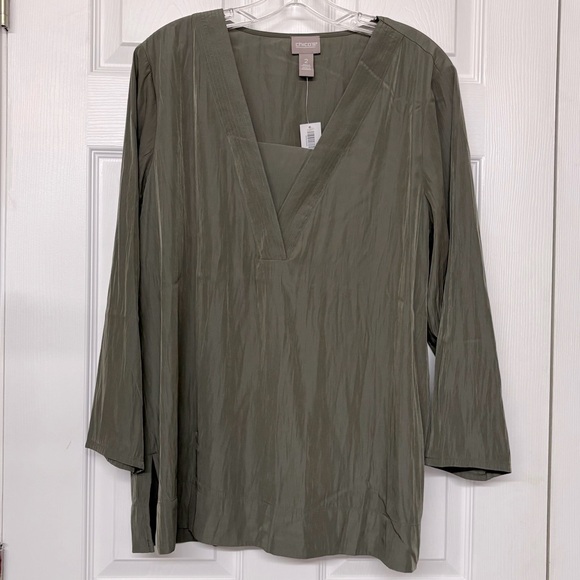 Chico’s Sea Island Trapunto Stitch V Neck Army Green Silky Feel Top Sz L NWT - Picture 1 of 3